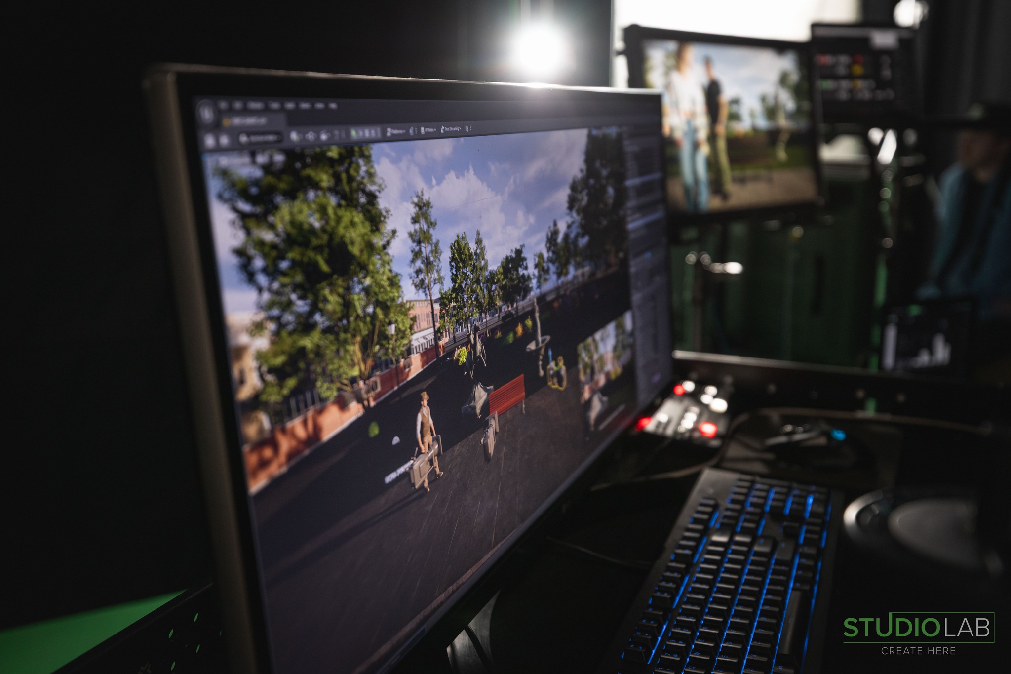 Real-time virtual set feed